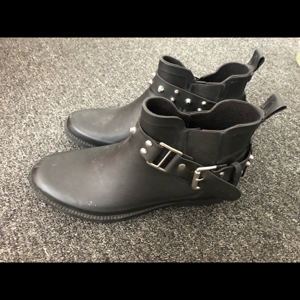 Studded ankle length rain boots